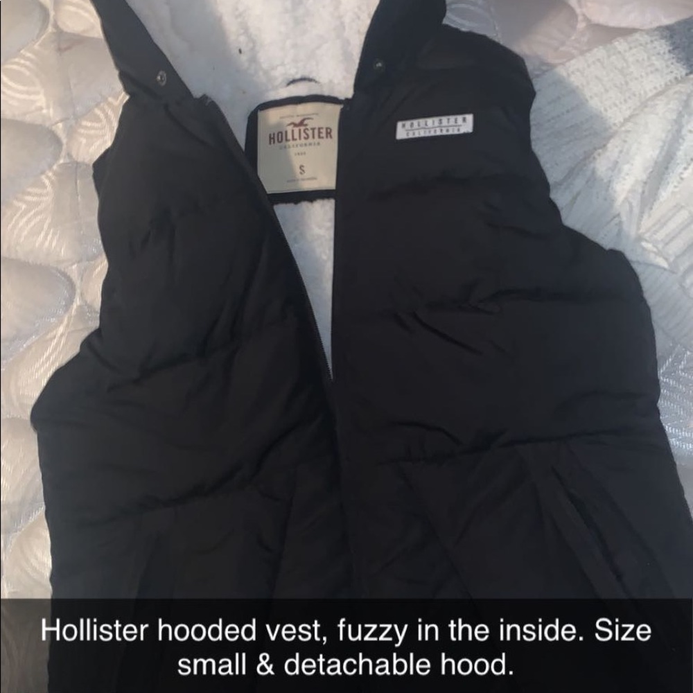 Hollister vest